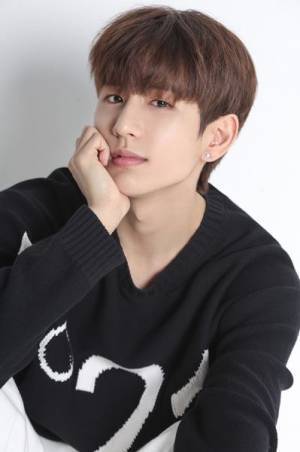 韓国映画『オオカミの誘惑』SUPERNOVAユナク演出で舞台化　主演は中山優貴＆カラムのダブルキャスト