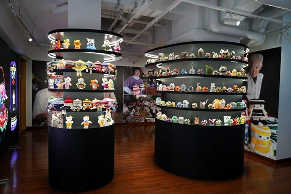 誰の家にもきっとある！愛すべき「おかんアート」の魅力に迫る 　『Museum of Mom’s Art ニッポン国おかんアート村』東京都渋谷公園通りギャラリーで開催中