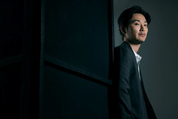 【松田龍平】40歳を前に思うこと。『連続ドラマW 鵜頭川村事件』インタビュー