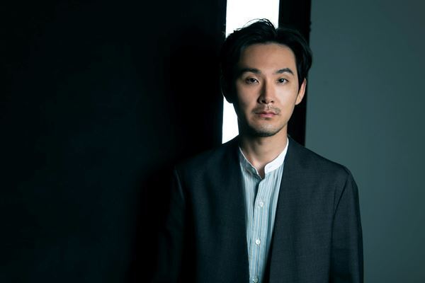 【松田龍平】40歳を前に思うこと。『連続ドラマW 鵜頭川村事件』インタビュー