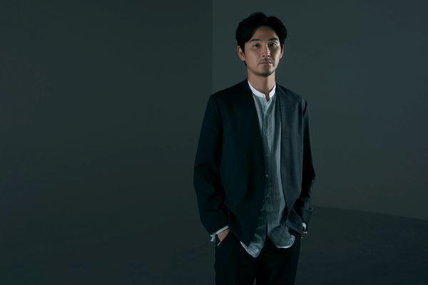 【松田龍平】40歳を前に思うこと。『連続ドラマW 鵜頭川村事件』インタビュー