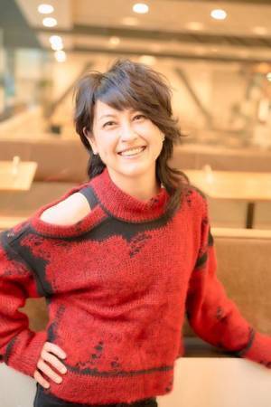 岸谷香、スタレビ根本要＆トライセラ和田唱をゲストに迎えたコラボイベントを生配信