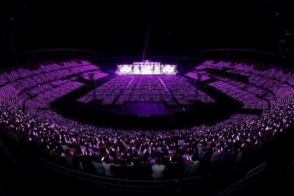 乃木坂46の10周年バースデーライブに14万人が熱狂　生駒里奈、西野七瀬、白石麻衣らOGメンバーもサプライズ登場