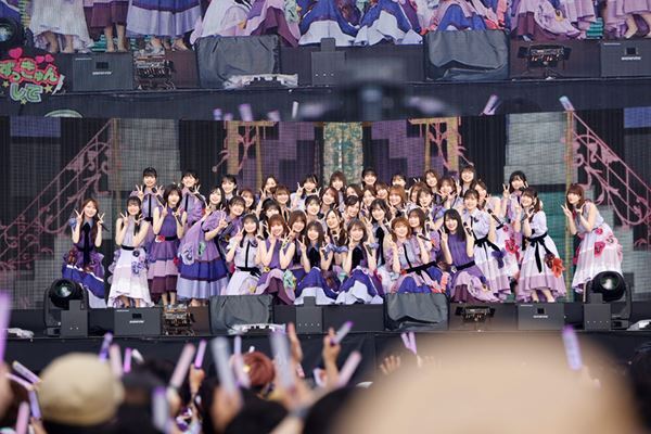 乃木坂46の10周年バースデーライブに14万人が熱狂　生駒里奈、西野七瀬、白石麻衣らOGメンバーもサプライズ登場