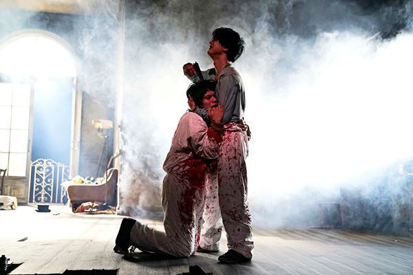 生きること、愛することの答えを探す残酷な寓話 ―『マーキュリー・ファー　Mercury Fur』観劇レポート