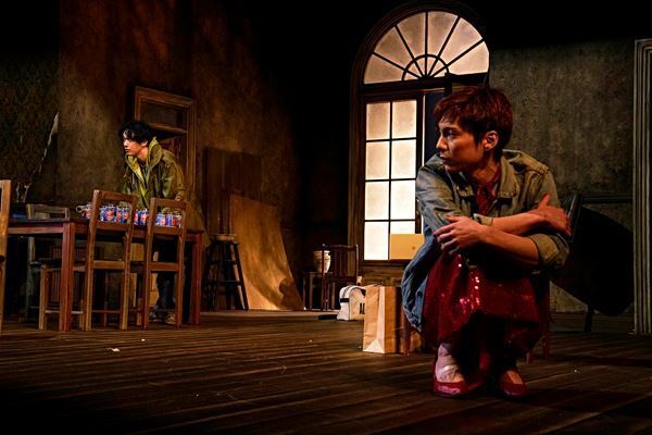 生きること、愛することの答えを探す残酷な寓話 ―『マーキュリー・ファー　Mercury Fur』観劇レポート