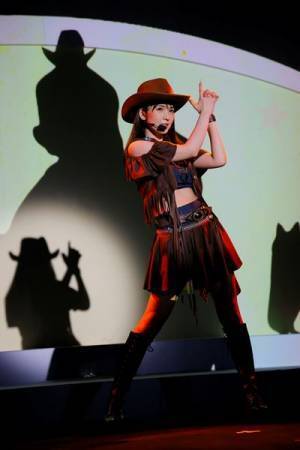 道重さゆみのエンターテイメント・ショー『SAYUMINGLANDOLL～未来～』リニューアル版が開幕、新曲も披露