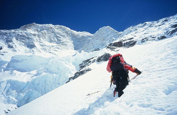 “登山界の生ける伝説”山野井泰史が唯一無二の存在である理由。その30年を追い続けた監督に聞く。