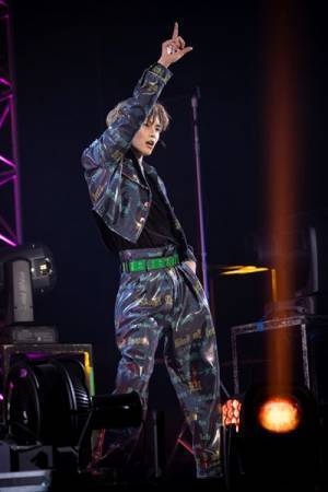 超特急が結成10周年を祝うワンマンライブ開催、20分超のロングメドレーで10年を振り返る