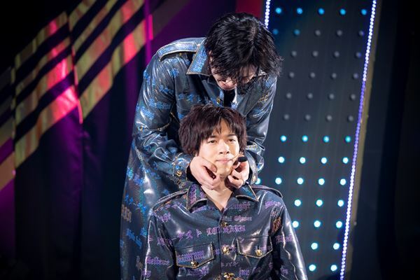 超特急が結成10周年を祝うワンマンライブ開催、20分超のロングメドレーで10年を振り返る