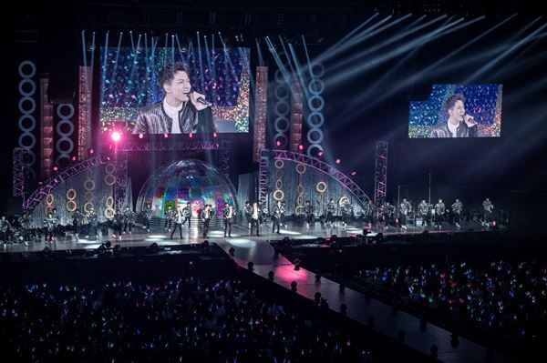 超特急が結成10周年を祝うワンマンライブ開催、20分超のロングメドレーで10年を振り返る