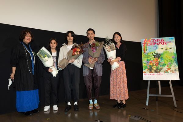 左から、PFFディレクター荒木啓子、工藤梨穂監督、佐々木詩音さん、諏訪珠理さん、伊藤歌歩さん