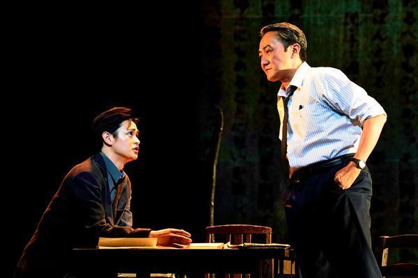 過去から現代へ、言葉を紡ぎ必死に対話する人々描く 瀬戸康史主演『彼女を笑う人がいても』観劇レポート