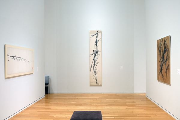 書からスタートし、独自の抽象表現へ　約70年の活動の全貌を展観する『篠田桃江展』東京オペラシティアートギャラリーにて開催中