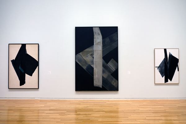 書からスタートし、独自の抽象表現へ　約70年の活動の全貌を展観する『篠田桃江展』東京オペラシティアートギャラリーにて開催中