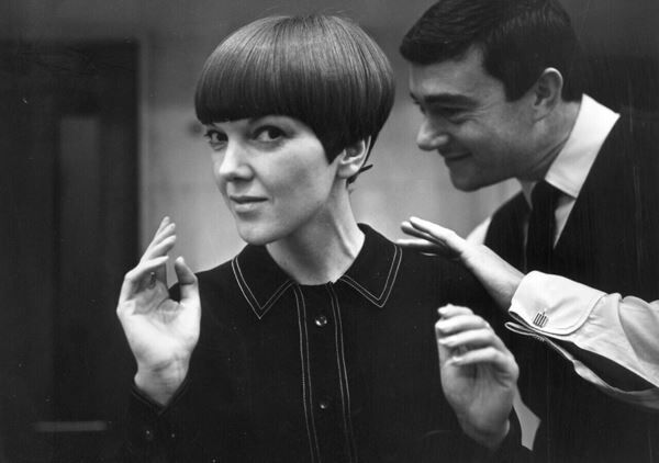 《マリー・クワントと、ヘアスタイリングを担当していたヴィダル・サスーン》1964年 (C)Ronald Dumont/Daily Express/Hulton Archive/Getty Images