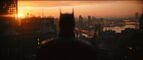 『THE BATMAN-ザ・バットマン-』日本公開日が2022年3月11日に決定　ゴッサム・シティを見下ろすバットマンの姿が