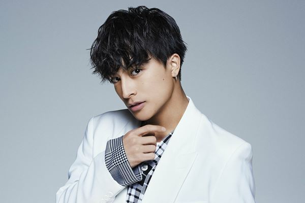 白濱亜嵐、LDH×宝塚コラボ公演のメインテーマ曲「FLY WITH ME」書き下ろし