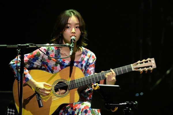 岸谷五朗、寺脇康文ら総勢32名による一夜限りのエンターテインメントショー　AAA2022『THE VARIETY 28』オフィシャルレポート