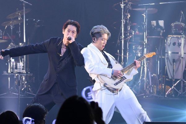 岸谷五朗、寺脇康文ら総勢32名による一夜限りのエンターテインメントショー　AAA2022『THE VARIETY 28』オフィシャルレポート