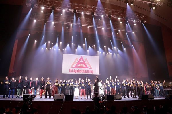 岸谷五朗、寺脇康文ら総勢32名による一夜限りのエンターテインメントショー　AAA2022『THE VARIETY 28』オフィシャルレポート