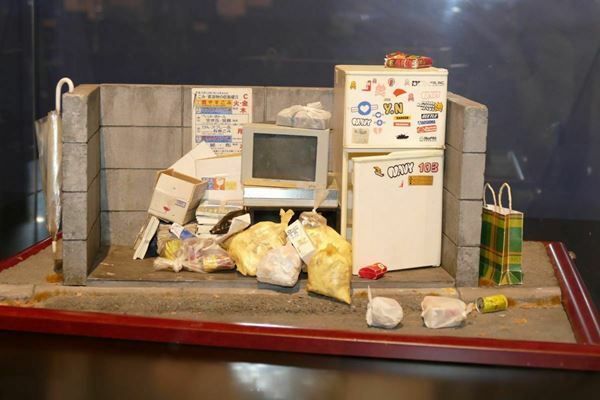 超リアルなミニチュアで話題沸騰のMozu　初の個展『Mozu アートワーク -ちいさなひみつのせかい-』が東京で開催