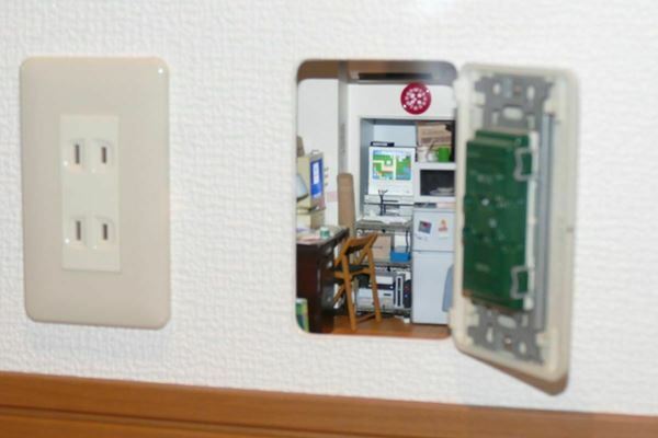 超リアルなミニチュアで話題沸騰のMozu　初の個展『Mozu アートワーク -ちいさなひみつのせかい-』が東京で開催