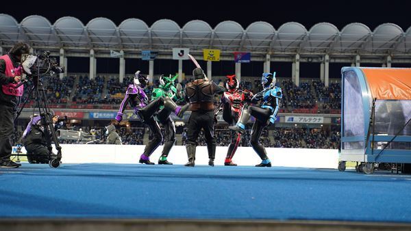 純烈、川崎フロンターレ開幕戦で始球式＆ハーフタイムショーに登場