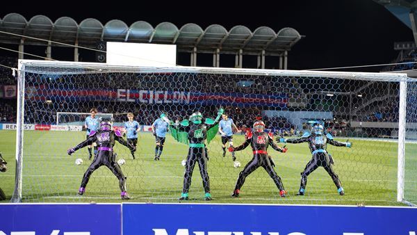 純烈、川崎フロンターレ開幕戦で始球式＆ハーフタイムショーに登場