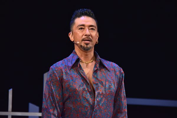 平間壮一、誕生日に初日開幕　小関裕太と共演の日本初演ミュージカル『The View Upstairs』