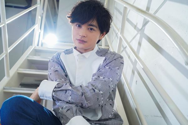 瀬戸康史、初めての育休に翻弄される新米パパ役に。「33歳になり父親役も似合うようになりました」