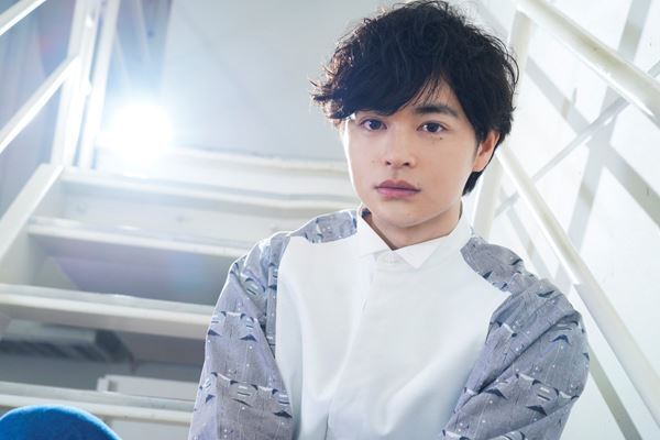 瀬戸康史、初めての育休に翻弄される新米パパ役に。「33歳になり父親役も似合うようになりました」