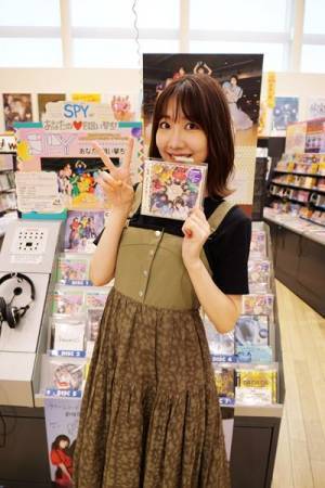 SPY、柏木由紀のCDショップ回りに密着したドキュメント映像公開　ハシヤスメとチッチも合流