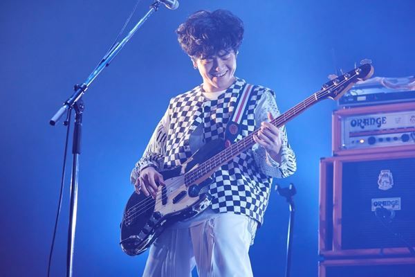 緑黄色社会、対バンツアーラストは同世代のDISH//と競演『緑黄色夜祭 vol.10』レポート