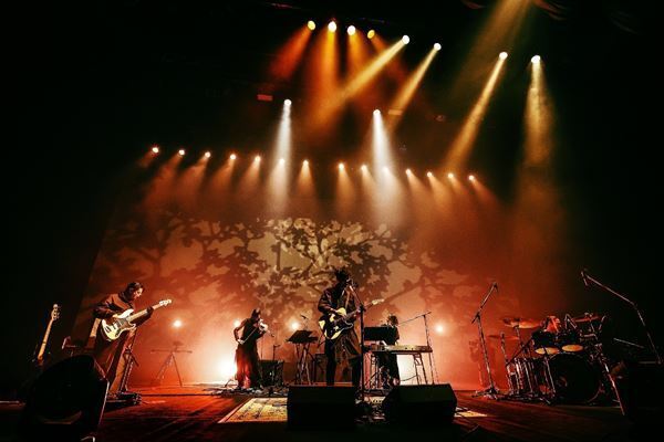 TK from 凛として時雨、音で包み込むように魅了した『yesworld』中野サンプラザ公演レポート