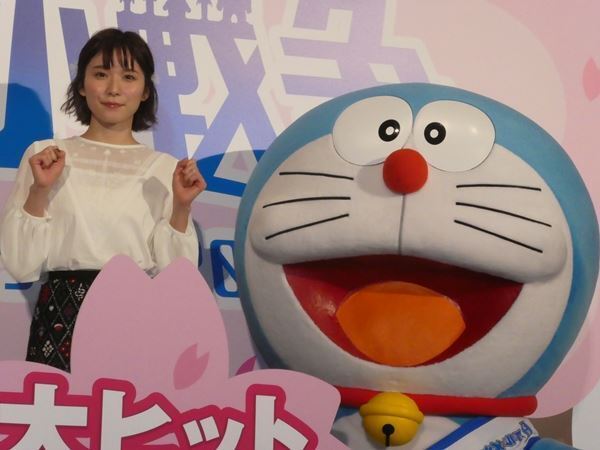 松岡茉優、ドラえもんと食べ歩きツアーしたい！「いろんな星のドラ焼きを」