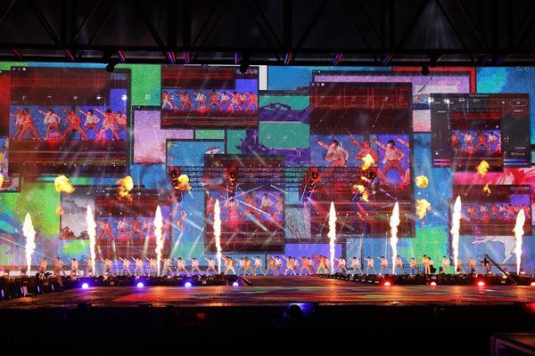 BTS、1年ぶりオンラインコンサートでファンとの再会誓う「近いうちに皆さんに会いに行きます」