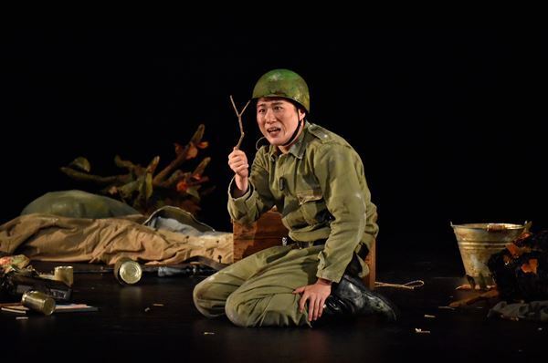 宮沢氷魚と大鶴佐助による二人芝居『ボクの穴、彼の穴。』上演中！ 本日配信公演も