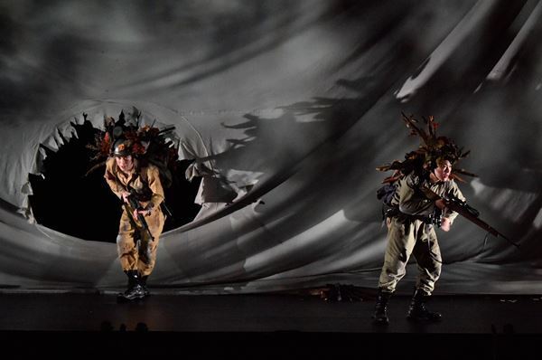 宮沢氷魚と大鶴佐助による二人芝居『ボクの穴、彼の穴。』上演中！ 本日配信公演も