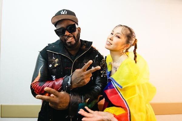 AI『DREAM TOUR』初日公演オフィシャルレポ、バックダンサーを従えバキバキのダンスショウを披露