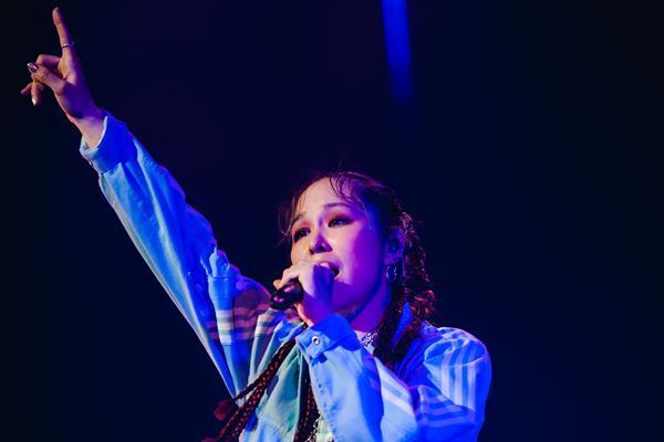 AI『DREAM TOUR』初日公演オフィシャルレポ、バックダンサーを従えバキバキのダンスショウを披露