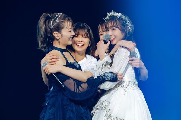櫻坂46、守屋茜＆渡辺梨加の卒業セレモニーも行われた1周年記念ライブをレポート