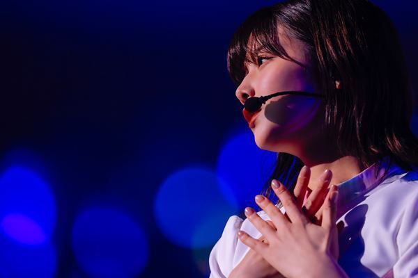 櫻坂46、守屋茜＆渡辺梨加の卒業セレモニーも行われた1周年記念ライブをレポート