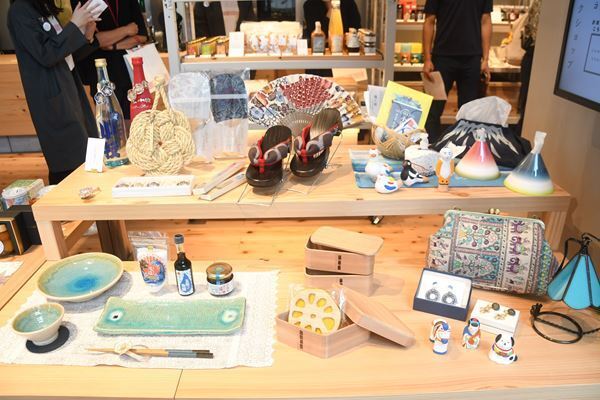 学生が経営・店舗運営、プロモーション・接客販売を手掛けるセレクトショップがオープン！