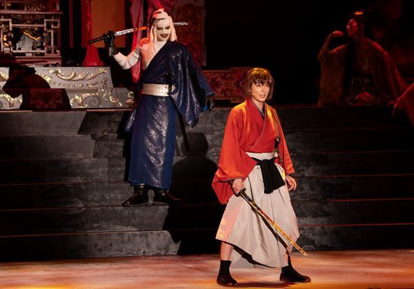 小池徹平、黒羽麻璃央、加藤和樹らが名演見せる、ミュージカル『るろうに剣心 京都編』　IHIステージアラウンド東京にて6月24日まで