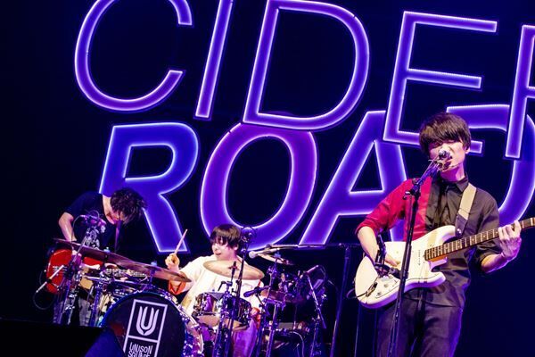 『UNISON SQUARE GARDEN Revival Tour “CIDER ROAD” at TOKYO GARDEN THEATER 2021.08.24』より Photographer:Viola Kam (V’z Twinkle)