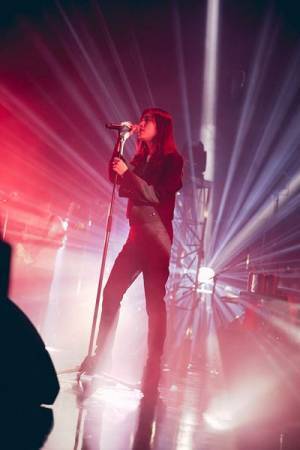 miletが望んだファンと一体感あふれるステージ　初のライブハウスツアー『UNZEPP』スタート