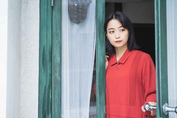 深川麻衣主演映画『おもいで写眞』オフィシャルブック発売　ロケ地・富山に再訪して撮り下ろし