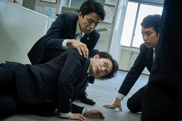 井ノ原快彦、“難役”にどう挑む？　『連続ドラマW シャイロックの子供たち』episode1が放送