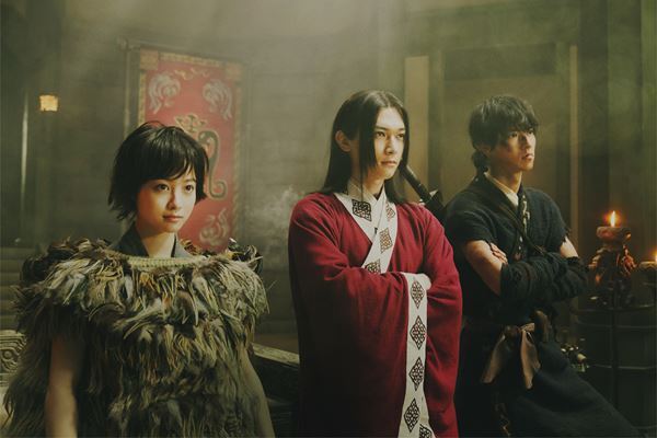山崎賢人＆吉沢亮＆橋本環奈の仲良しショットも　『キングダム2 遥かなる大地へ』シリーズ続投キャストの場面写真公開